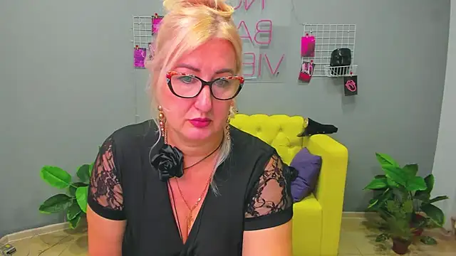Snapshot of ChristyBrooks chatting on January 27, 3:18 pm ChristyBrooks online show from January 27, 3:18 pm