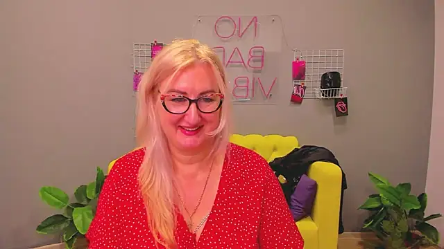 Snapshot of ChristyBrooks chatting on January 28, 6:17 pm ChristyBrooks online show from January 28, 6:17 pm