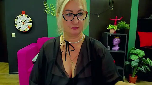 Snapshot of ChristyBrooks chatting on February 3, 3:17 pm ChristyBrooks online show from February 3, 3:17 pm