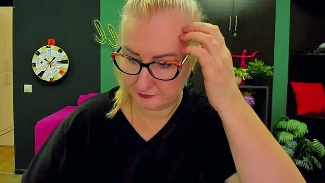 Snapshot of ChristyBrooks chatting on February 6, 12:16 pm ChristyBrooks online show from February 6, 12:16 pm