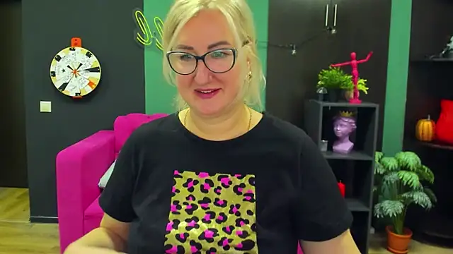 Snapshot of ChristyBrooks chatting on February 10, 9:36 pm ChristyBrooks online show from February 10, 9:36 pm
