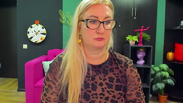 Snapshot of ChristyBrooks chatting on February 24, 12:59 pm ChristyBrooks online show from February 24, 12:59 pm
