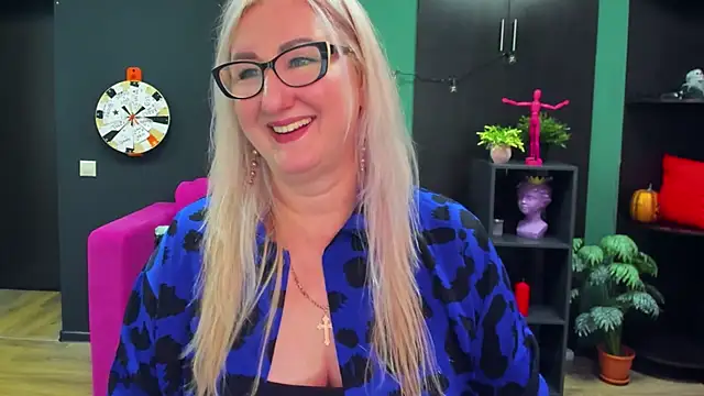 Snapshot of ChristyBrooks chatting on February 24, 4:04 pm ChristyBrooks online show from February 24, 4:04 pm
