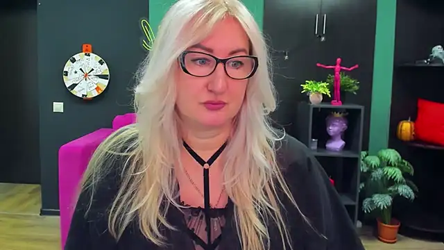 Snapshot of ChristyBrooks chatting on February 27, 4:21 pm ChristyBrooks online show from February 27, 4:21 pm