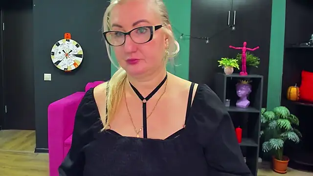 Snapshot of ChristyBrooks chatting on February 28, 1:14 pm ChristyBrooks online show from February 28, 1:14 pm
