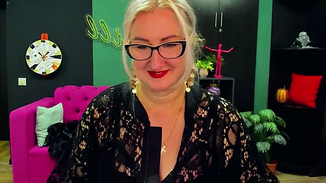 Snapshot of ChristyBrooks chatting on March 10, 9:18 pm ChristyBrooks online show from March 10, 9:18 pm