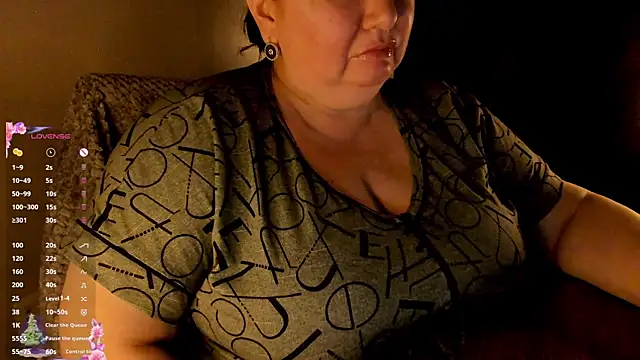 Snapshot of SexxyDreams1 chatting on December 24, 4:51 pm SexxyDreams1 online show from December 24, 4:51 pm