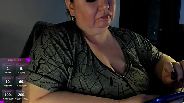 Snapshot of SexxyDreams1 chatting on February 6, 10:26 am SexxyDreams1 online show from February 6, 10:26 am