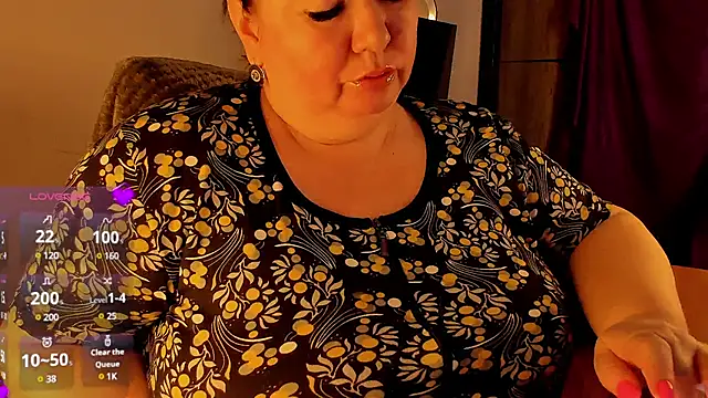 Snapshot of SexxyDreams1 chatting on February 15, 6:12 am SexxyDreams1 online show from February 15, 6:12 am