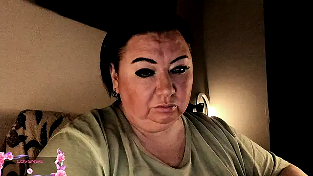 Snapshot of SexxyDreams1 chatting on October 6, 6:11 am SexxyDreams1 online show from October 6, 6:11 am