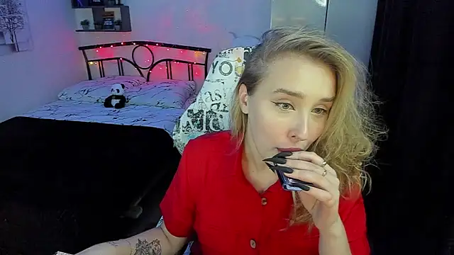 LinaTruly online show from November 3, 9:38 pm