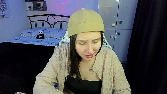 LinaTruly online show from November 14, 9:57 pm