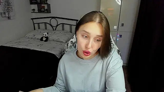 LinaTruly online show from November 26, 10:00 pm