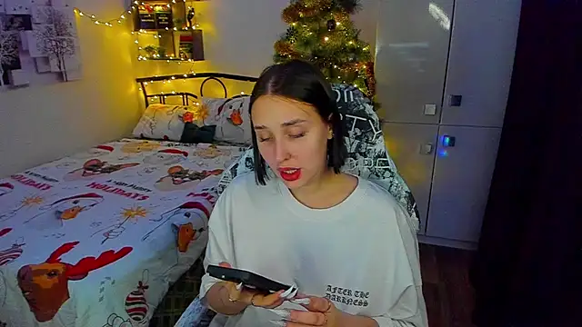 LinaTruly online show from December 17, 10:49 pm