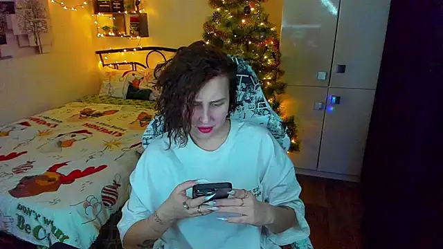 LinaTruly online show from January 9, 10:00 pm