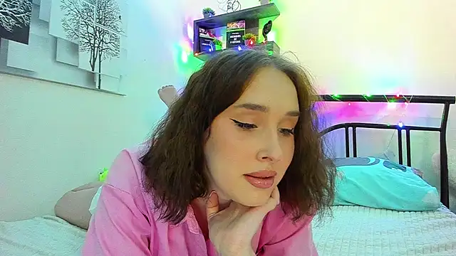 LinaTruly online show from March 17, 10:35 pm