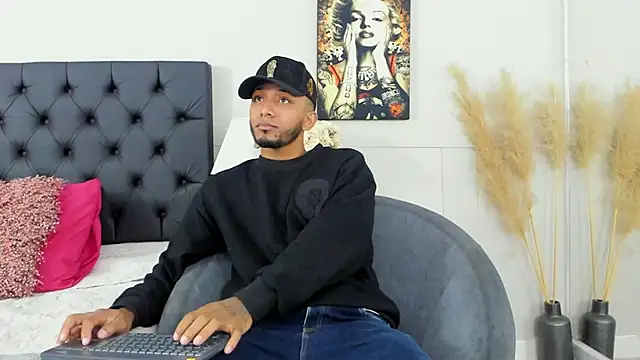 Snapshot of Robin_Rief chatting on March 15, 3:29 am Robin Rief online show from March 15, 3:29 am