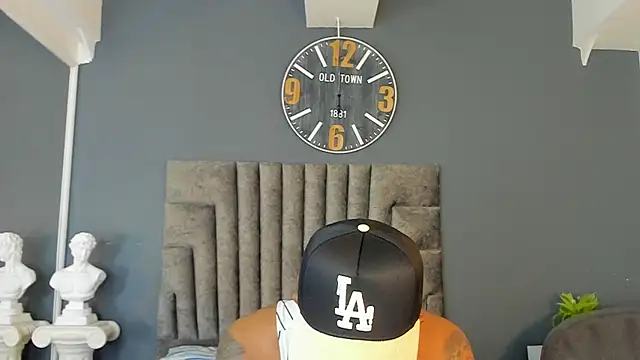 Snapshot of Robin_Rief chatting on May 14, 7:09 pm Robin Rief online show from May 14, 7:09 pm