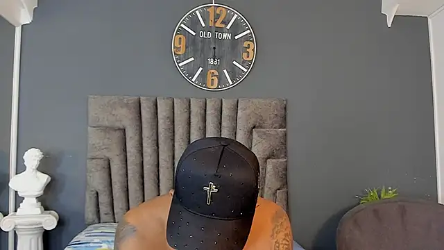 Snapshot of Robin_Rief chatting on May 27, 7:11 pm Robin Rief online show from May 27, 7:11 pm