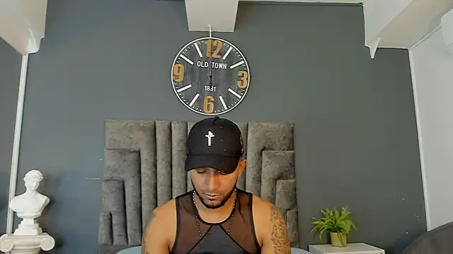 Snapshot of Robin_Rief chatting on June 9, 7:14 pm Robin Rief online show from June 9, 7:14 pm