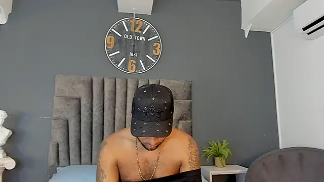 Snapshot of Robin_Rief chatting on June 11, 7:12 pm Robin Rief online show from June 11, 7:12 pm