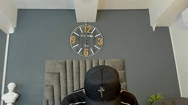 Snapshot of Robin_Rief chatting on June 13, 7:34 pm Robin Rief online show from June 13, 7:34 pm
