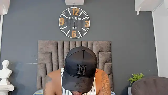 Snapshot of Robin_Rief chatting on July 2, 7:42 pm Robin Rief online show from July 2, 7:42 pm
