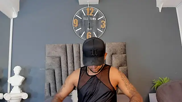 Snapshot of Robin_Rief chatting on July 11, 7:16 pm Robin Rief online show from July 11, 7:16 pm