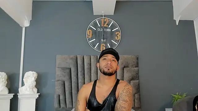 Snapshot of Robin_Rief chatting on July 28, 8:52 pm Robin Rief online show from July 28, 8:52 pm