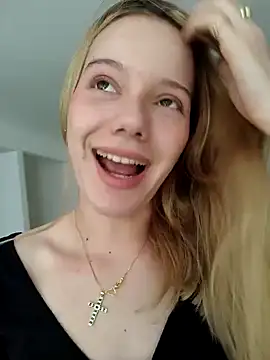 Snapshot of NicoleCut chatting on February 3, 2:34 pm NicoleCut online show from February 3, 2:34 pm