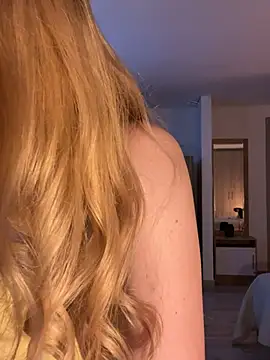 Snapshot of NicoleCut chatting on February 7, 11:23 am NicoleCut online show from February 7, 11:23 am