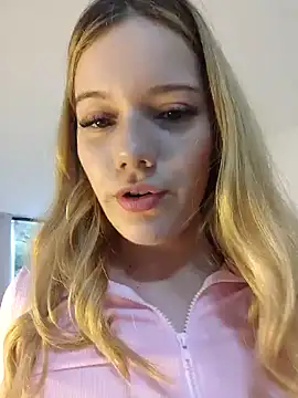 Snapshot of NicoleCut chatting on February 16, 10:21 pm NicoleCut online show from February 16, 10:21 pm