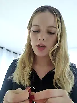 Snapshot of NicoleCut chatting on February 17, 11:02 am NicoleCut online show from February 17, 11:02 am