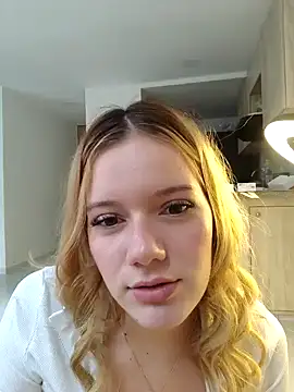 Snapshot of NicoleCut chatting on February 21, 10:59 pm NicoleCut online show from February 21, 10:59 pm