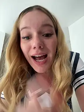 Snapshot of NicoleCut chatting on February 23, 5:07 pm NicoleCut online show from February 23, 5:07 pm