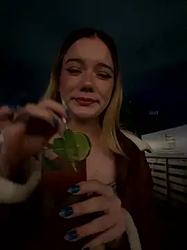 Snapshot of NicoleCut chatting on October 12, 11:15 pm NicoleCut online show from October 12, 11:15 pm