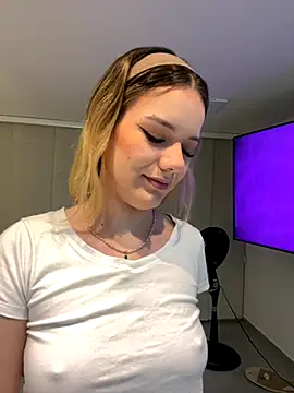 Snapshot of NicoleCut chatting on November 5, 10:48 am NicoleCut online show from November 5, 10:48 am