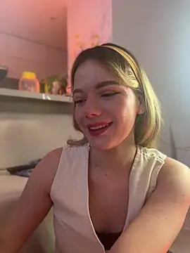 NicoleCut online show from April 29, 9:24 am