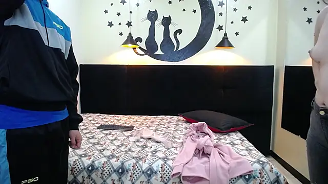 Snapshot of JeremmyAndStacy chatting on February 18, 1:00 pm JeremmyAndStacy online show from February 18, 1:00 pm