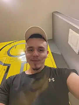 Snapshot of adam-rivera chatting on January 13, 9:20 pm adam-rivera online show from January 13, 9:20 pm