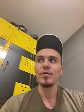 Snapshot of adam-rivera chatting on January 17, 9:28 pm adam-rivera online show from January 17, 9:28 pm