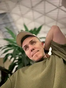 Snapshot of adam-rivera chatting on September 9, 1:38 am adam-rivera online show from September 9, 1:38 am