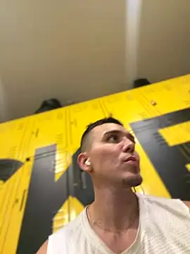 Snapshot of adam-rivera chatting on October 28, 12:36 am adam-rivera online show from October 28, 12:36 am