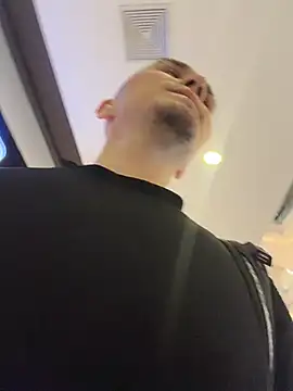 adam-rivera online show from February 28, 1:39 am