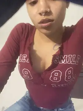 1prettygem online show from December 16, 11:18 pm