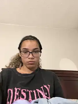 1prettygem online show from December 19, 11:03 pm