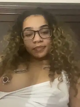 1prettygem online show from December 22, 3:11 am