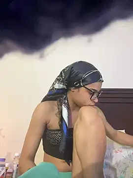 1prettygem online show from January 14, 3:22 am