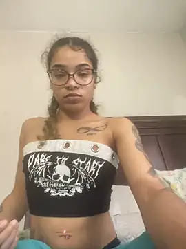 1prettygem online show from February 6, 8:56 pm