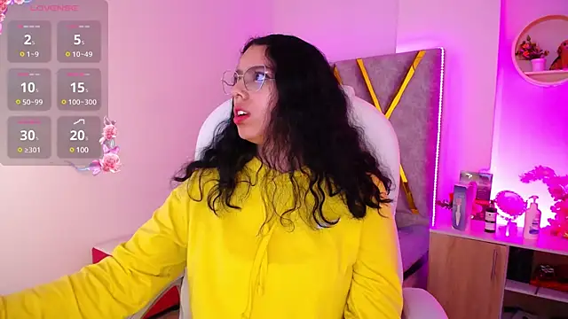 Aurora Brownn online show from March 1, 8:13 am